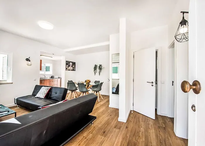 Mitto Βίλα Αλμπουφέιρα