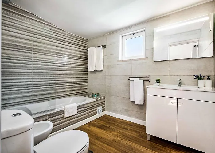 Mitto Βίλα Αλμπουφέιρα