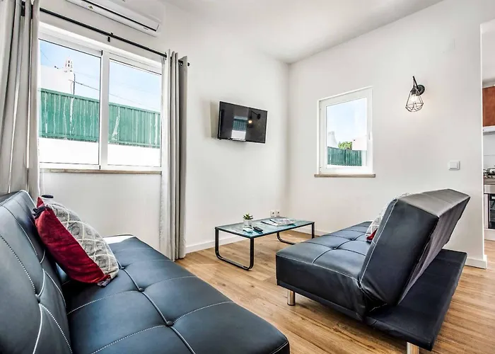 Mitto Βίλα Αλμπουφέιρα